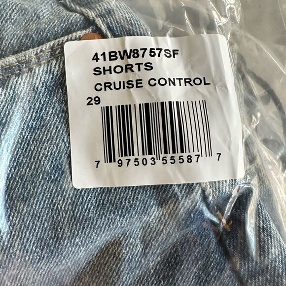 NWT BLANK NYC Women’s Cut Off Cruise Control Blue Jean Shorts - Size 29 - Picture 8 of 9